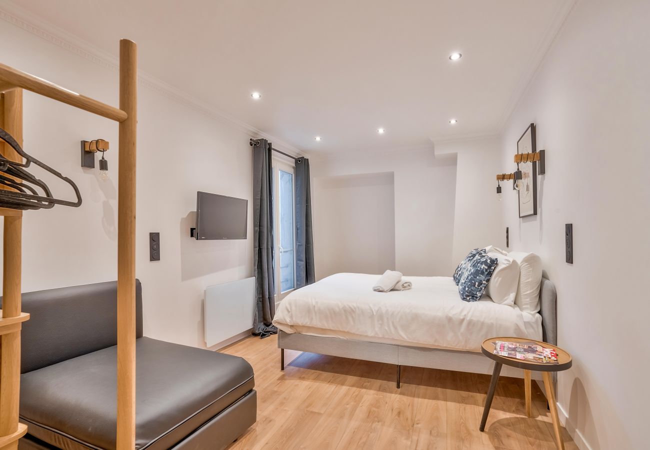 Ferienwohnung in Paris - 102 B- 21 Montmartre 4F