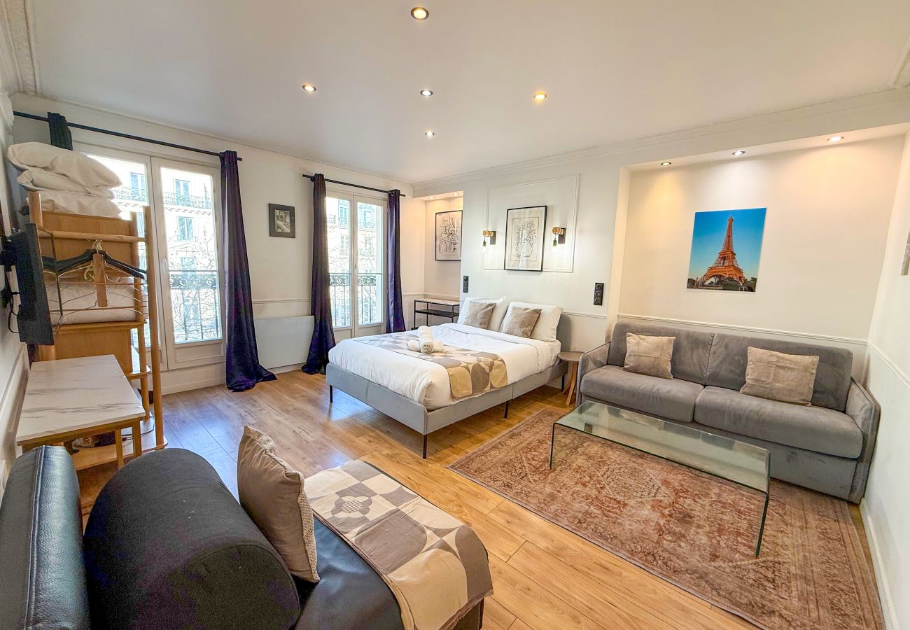 Ferienwohnung in Paris - 102 B- 21 Montmartre 4F