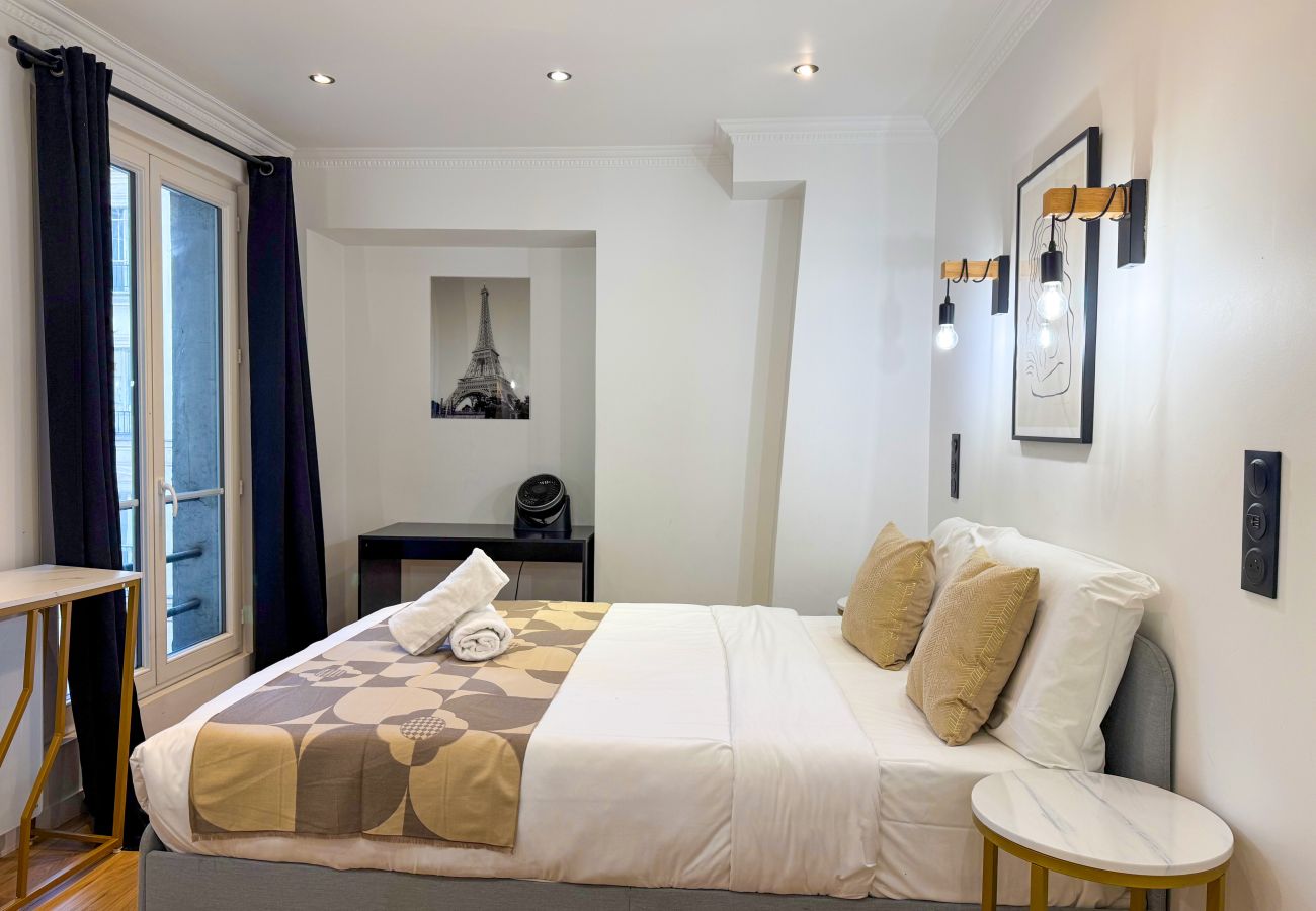 Ferienwohnung in Paris - 102 B- 21 Montmartre 4F