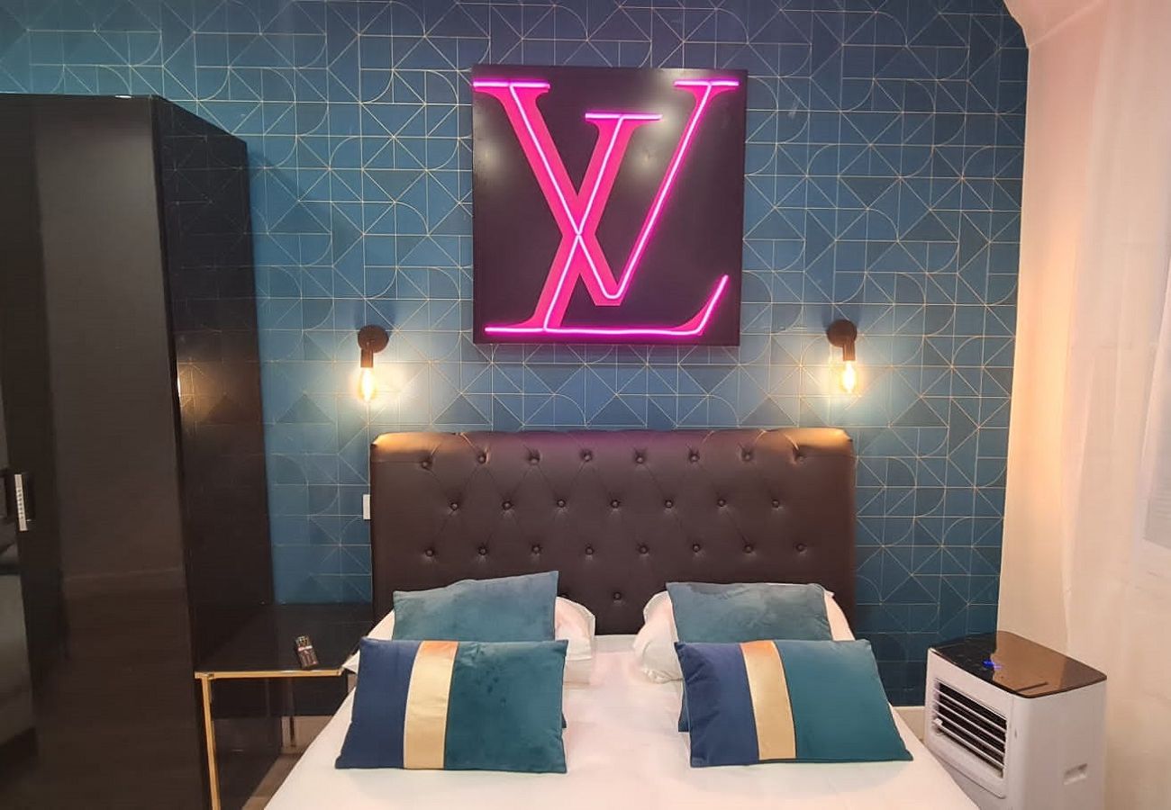 Ferienwohnung in Paris - 158 B - Vuitton 210 Saint Denis