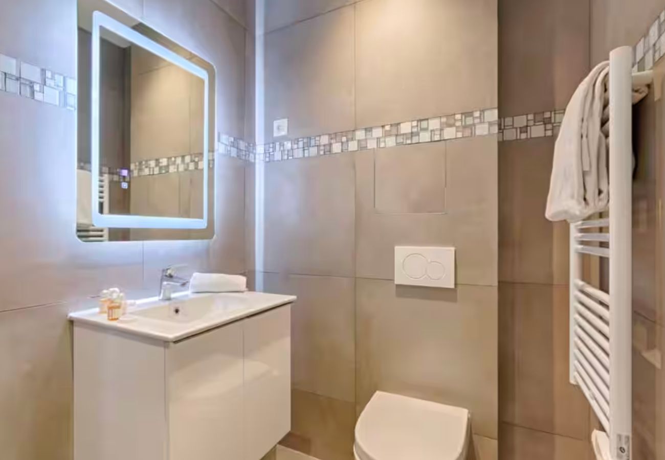 Studio in Paris - 203 - 249 Saint Denis