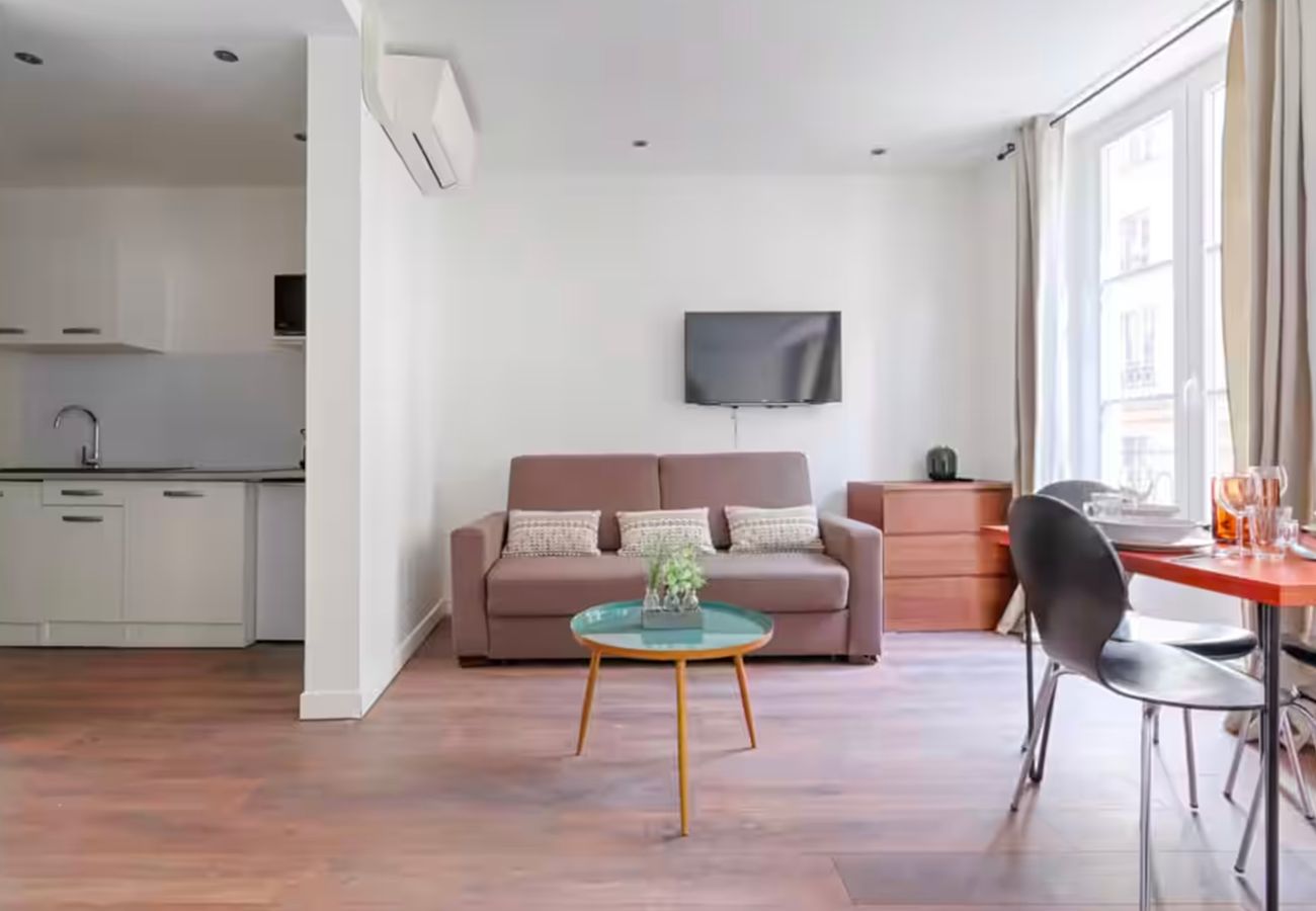 Studio in Paris - 203 - 249 Saint Denis