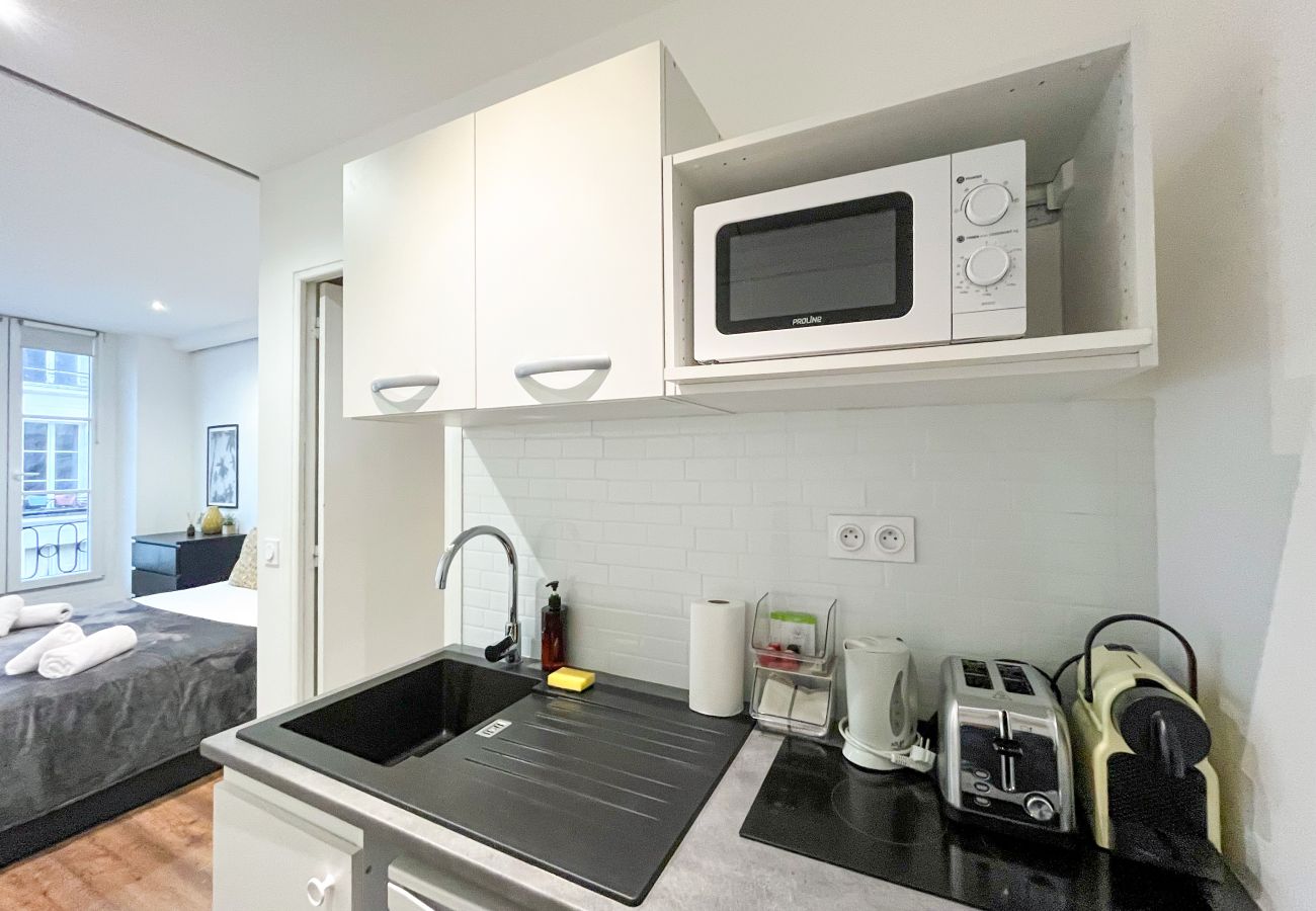 Studio in Paris - 206 - 249 Saint Denis