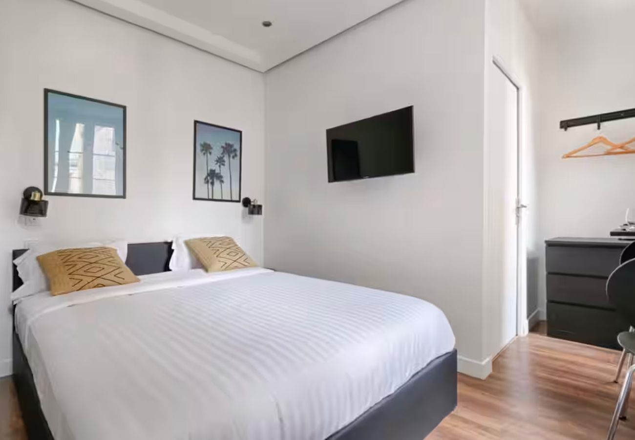 Studio in Paris - 207 - 249 Saint Denis