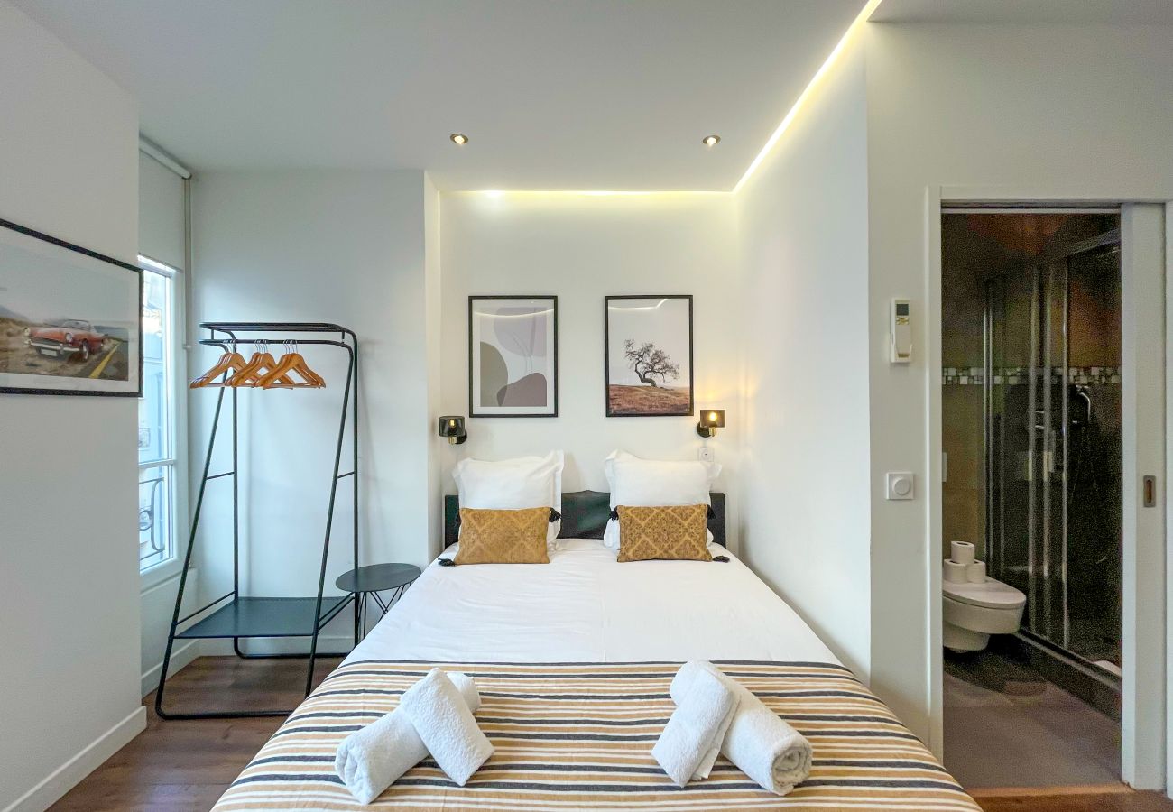 Studio in Paris - 208 - 249 Saint Denis