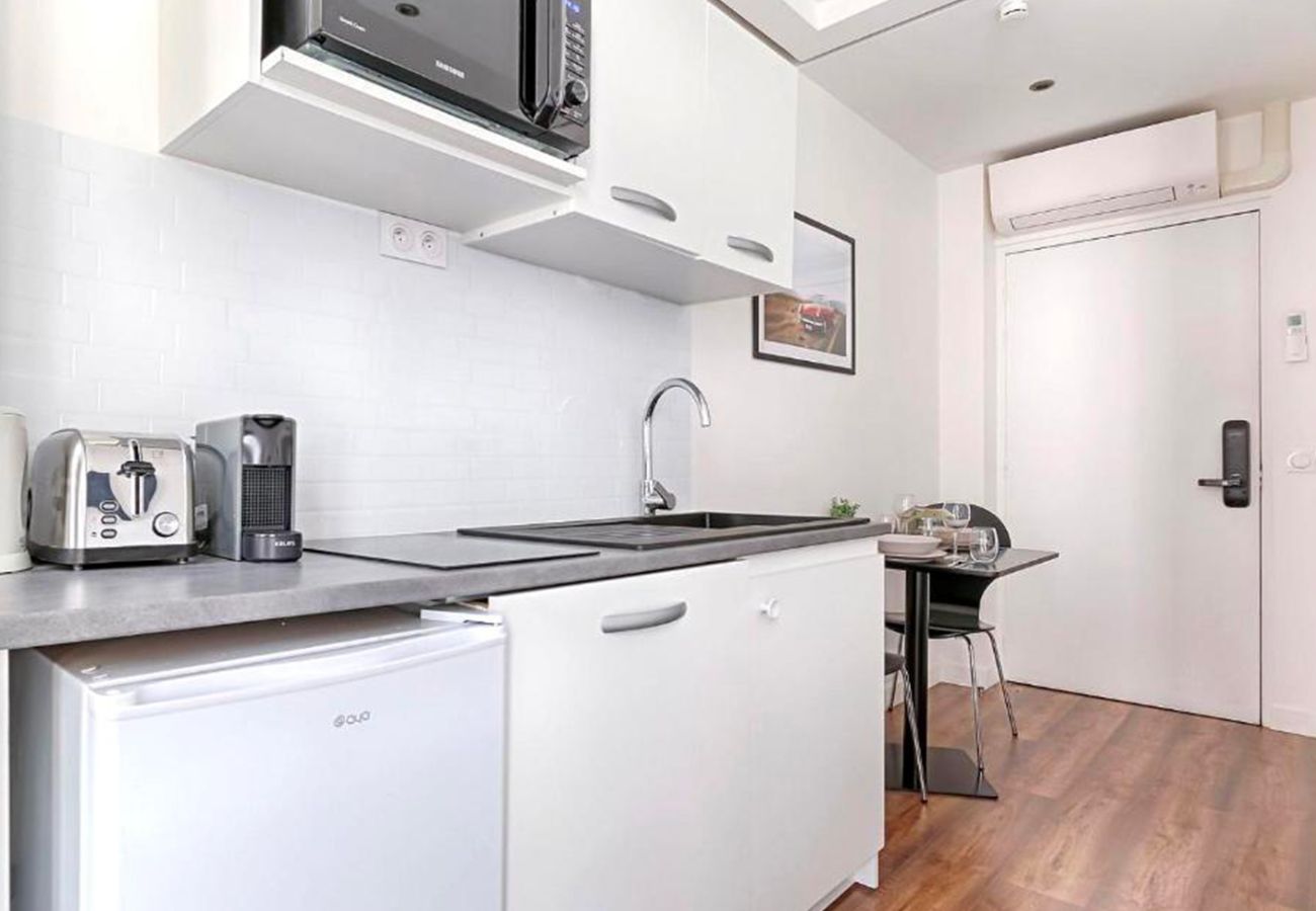 Studio in Paris - 209 - 249 Saint Denis SD1