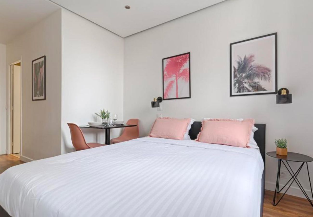 Studio in Paris - 210 - 249 Saint Denis