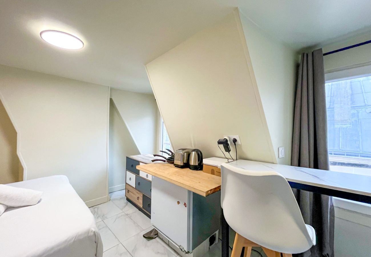 Studio in Paris - 151 - Faubourg B6
