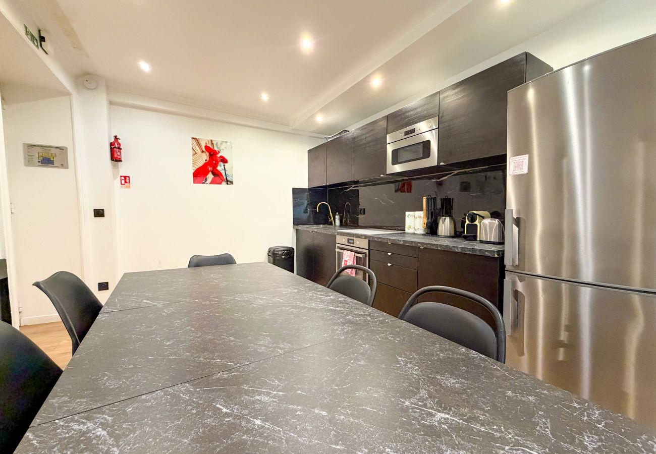 Appartement in Parijs - 103 B- 21 Montmartre 4D