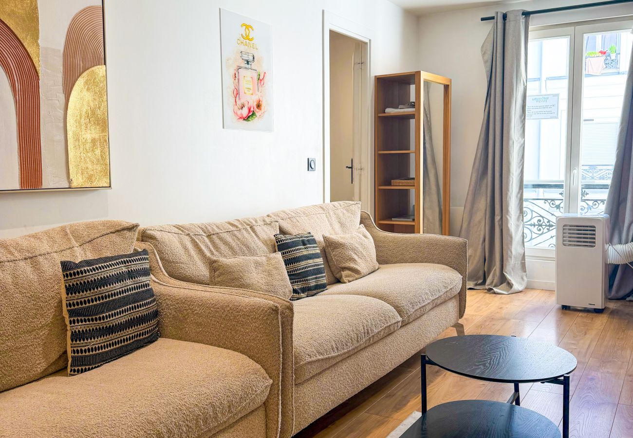 Appartement in Parijs - 103 B- 21 Montmartre 4D