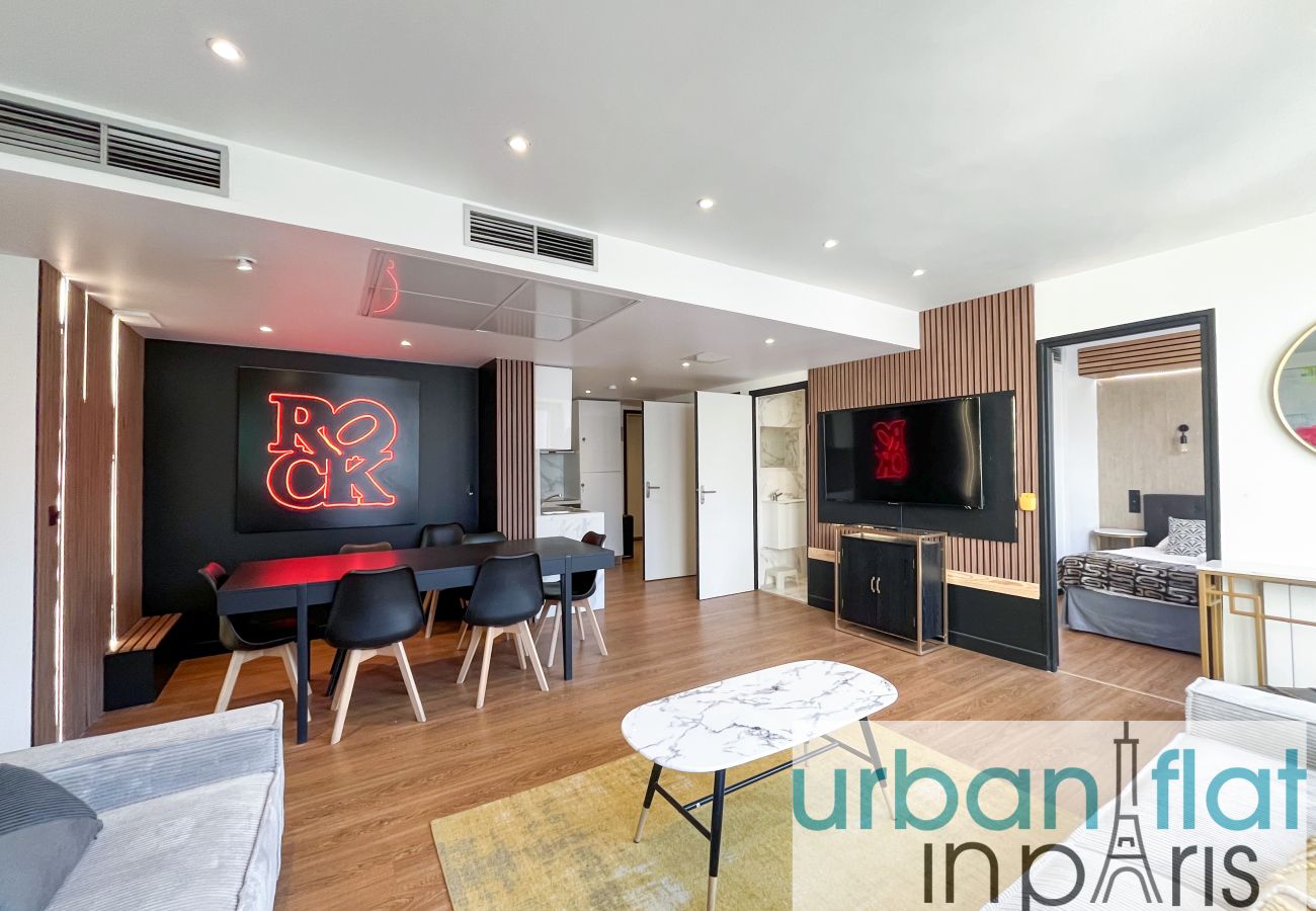 Appartement in Parijs - 128 B- Champs Elysees 14p