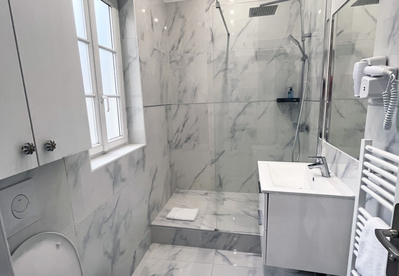 Appartement in Parijs - 157 A - Chanel 210 Saint Denis