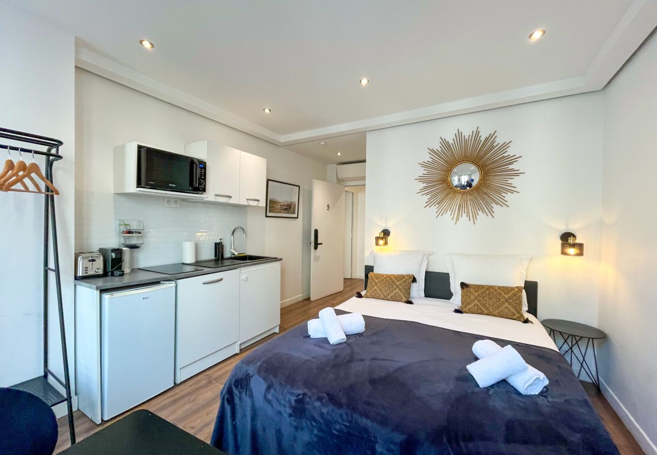 Studio in Parijs - 205 - 249 Saint Denis