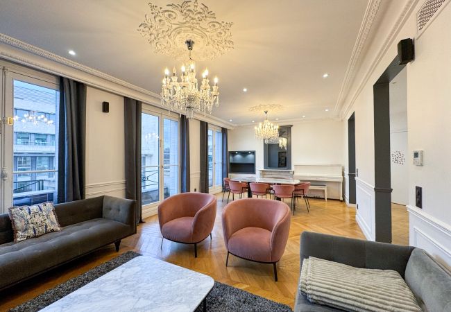 Appartement in Paris - 222 - Philibert Delorme 6p/3c