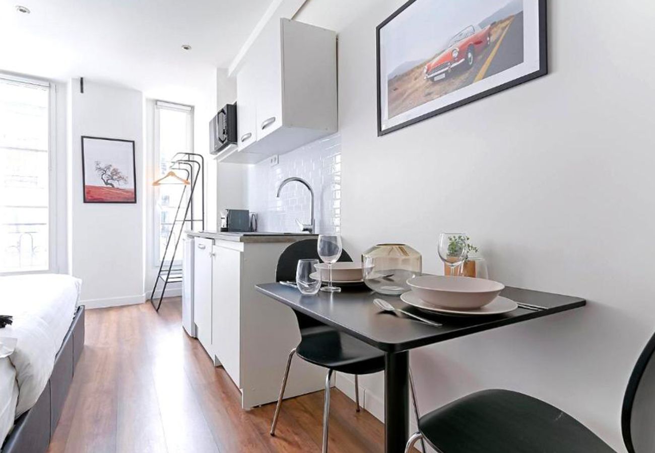 Estudio en París - 209 - 249 Saint Denis SD1