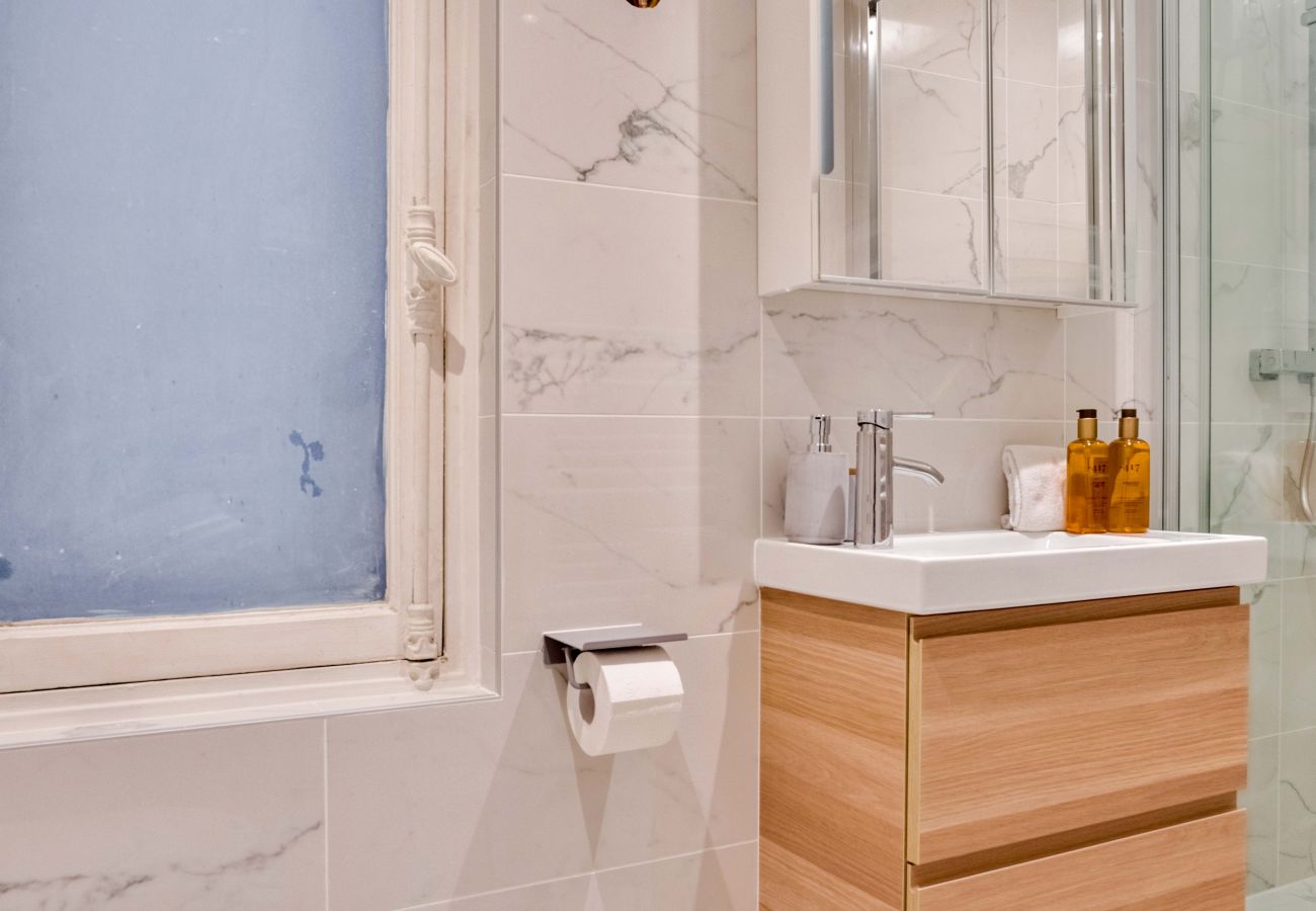 Appartamento a Parigi - 103 B- 21 Montmartre 4D