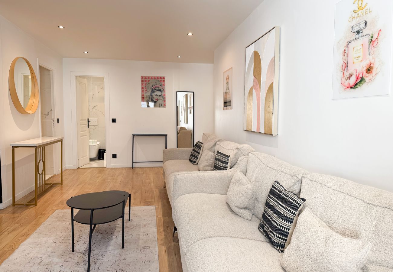 Appartamento a Parigi - 103 B- 21 Montmartre 4D