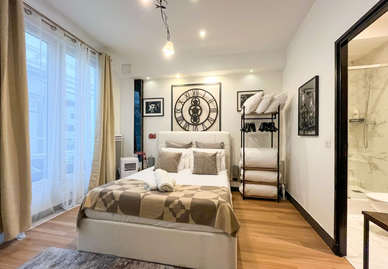 Appartamento a Parigi - 21 A - Chaplin