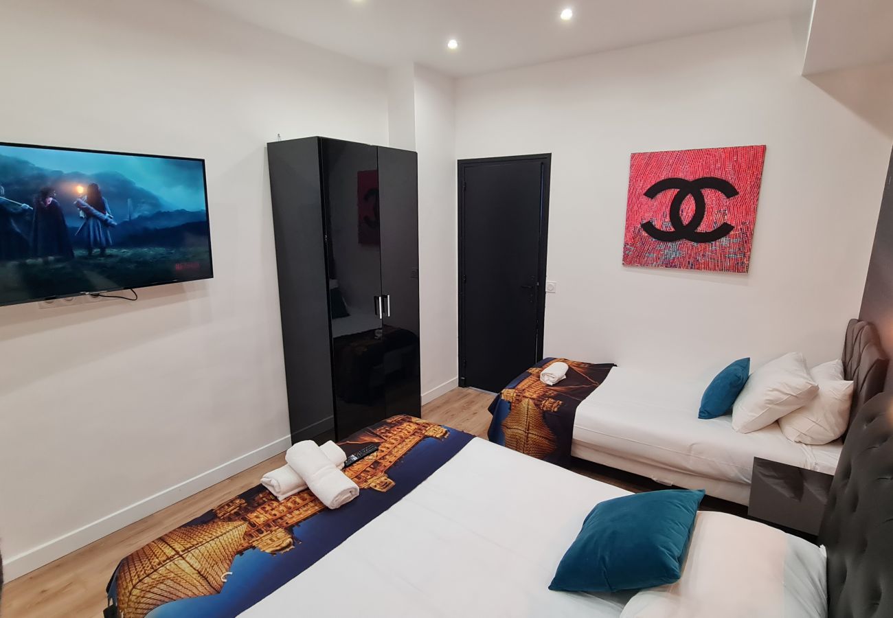 Appartamento a Parigi - 157 B - Chanel 210 Saint Denis