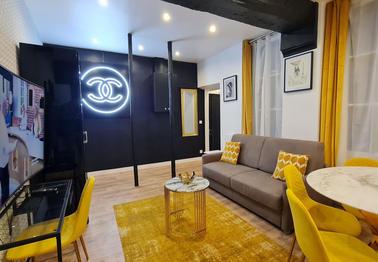 Appartamento a Parigi - 157 B - Chanel 210 Saint Denis