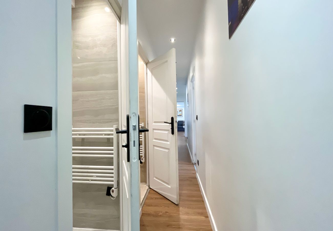 Appartement à Paris - 102 B- 21 Montmartre 4F