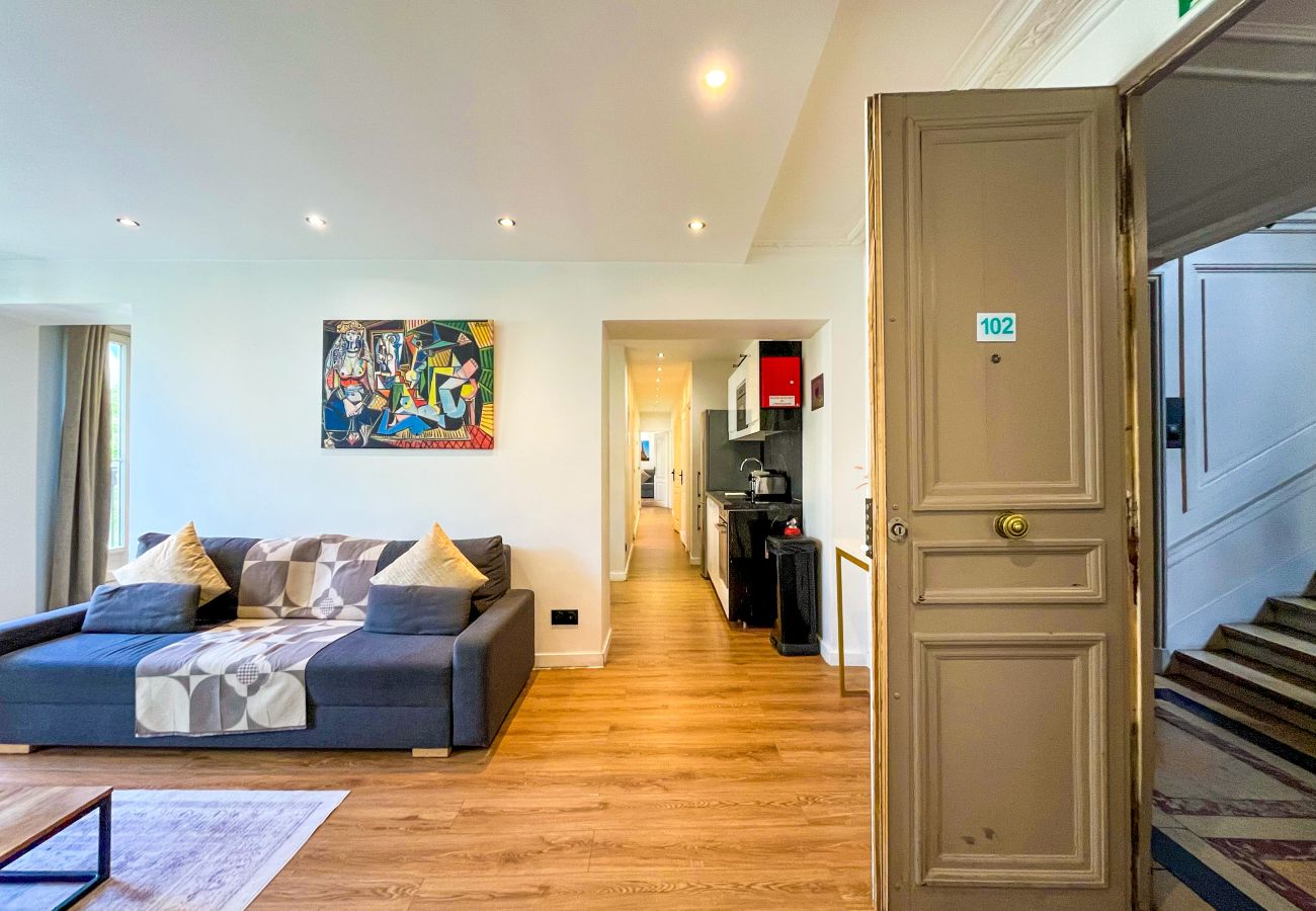 Appartement à Paris - 102 B- 21 Montmartre 4F
