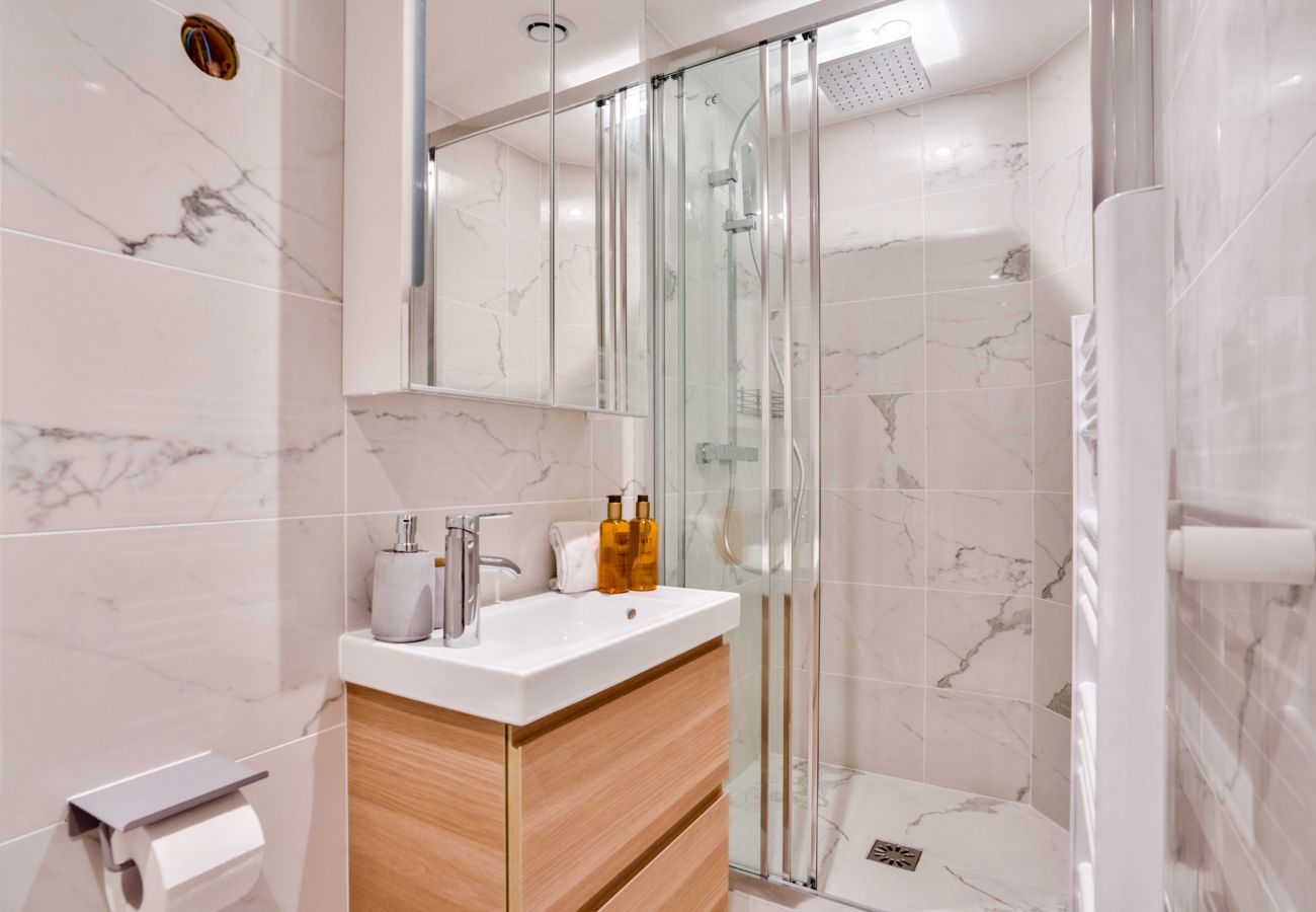 Appartement à Paris - 103 B- 21 Montmartre 4D