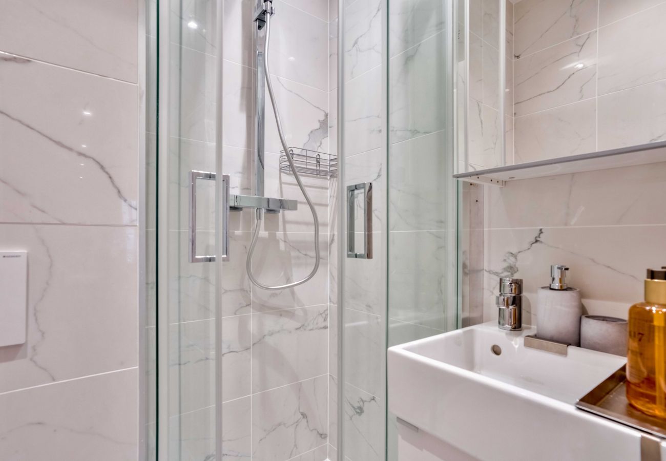 Appartement à Paris - 103 B- 21 Montmartre 4D