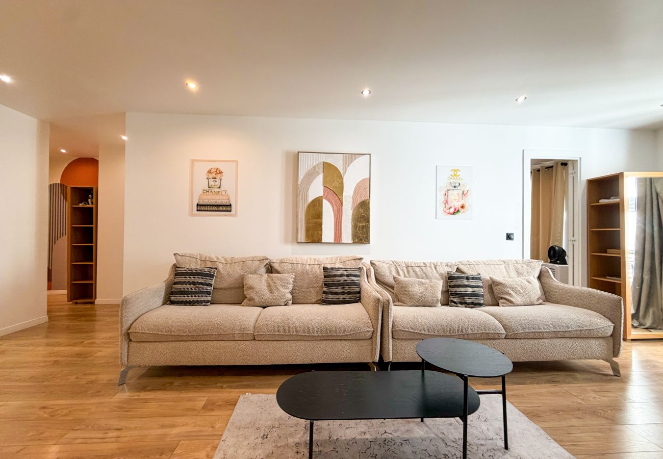 Appartement à Paris - 103 B- 21 Montmartre 4D