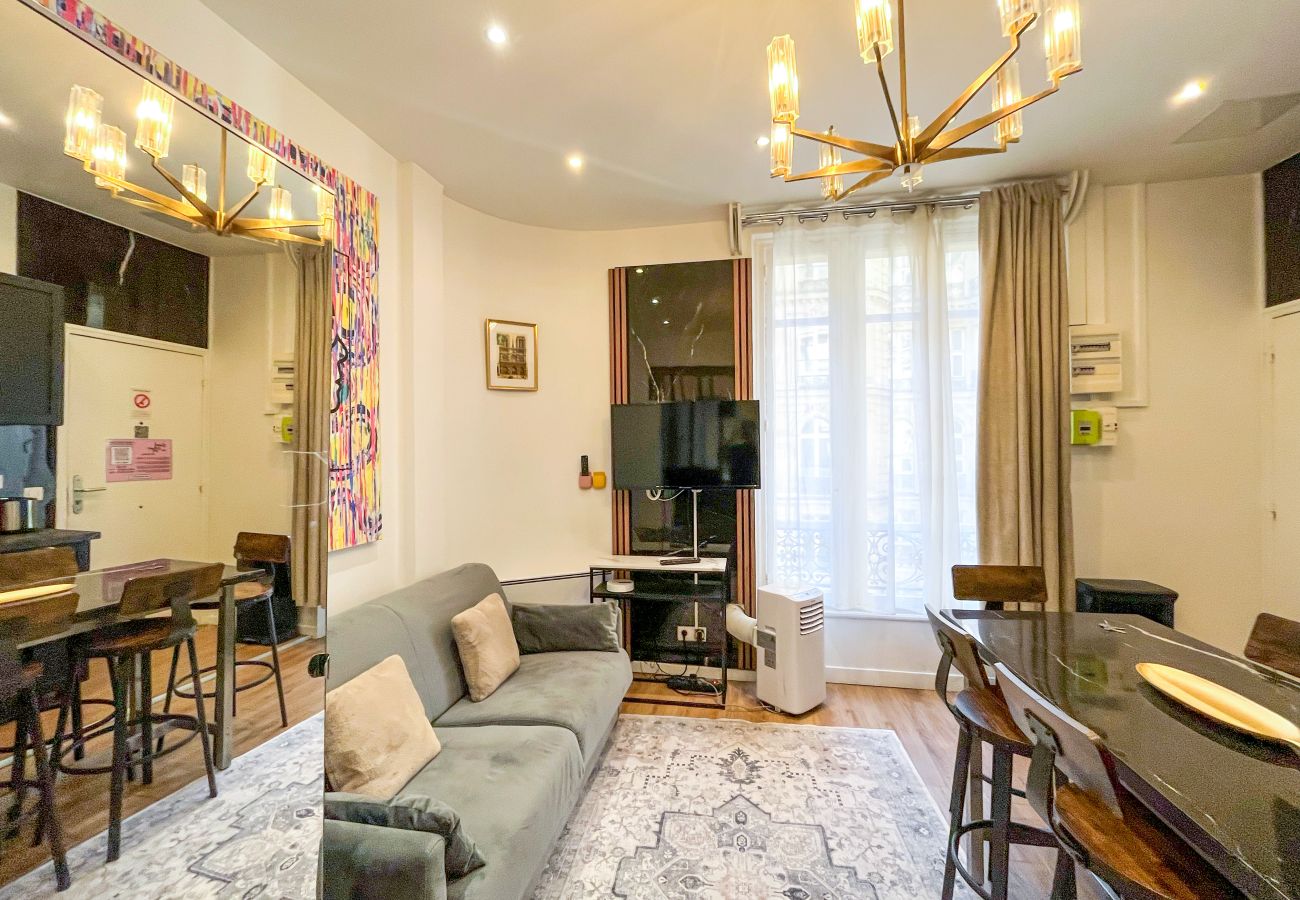 Appartement à Paris - 90 - Lagerfeld