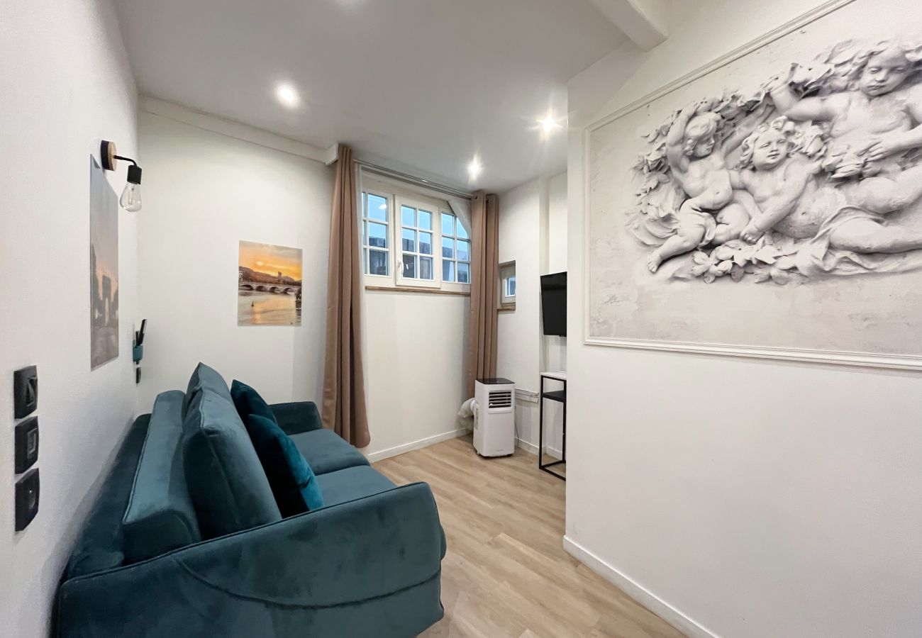 Appartement à Paris - 125 - Impasse Saint Denis