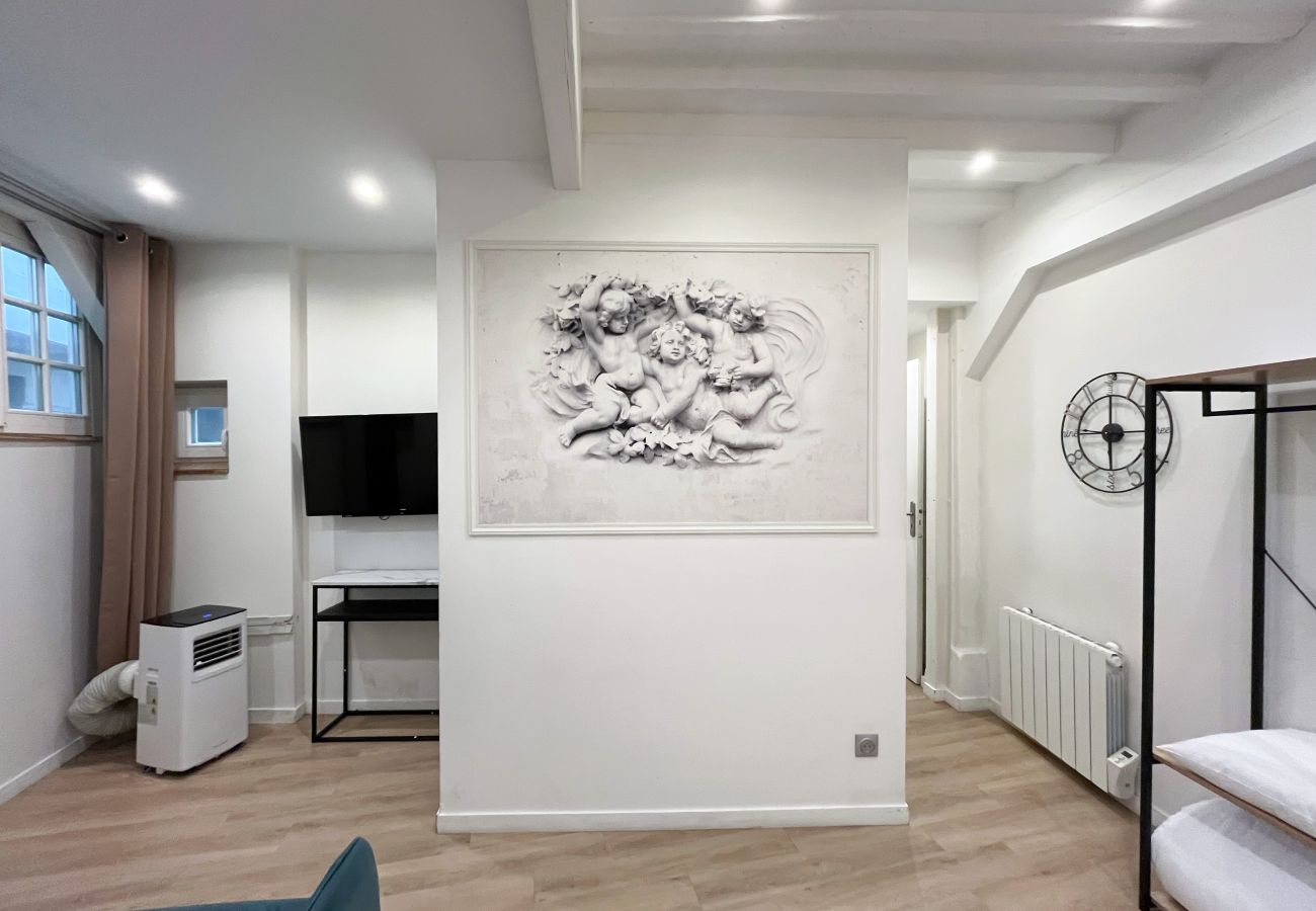 Appartement à Paris - 125 - Impasse Saint Denis