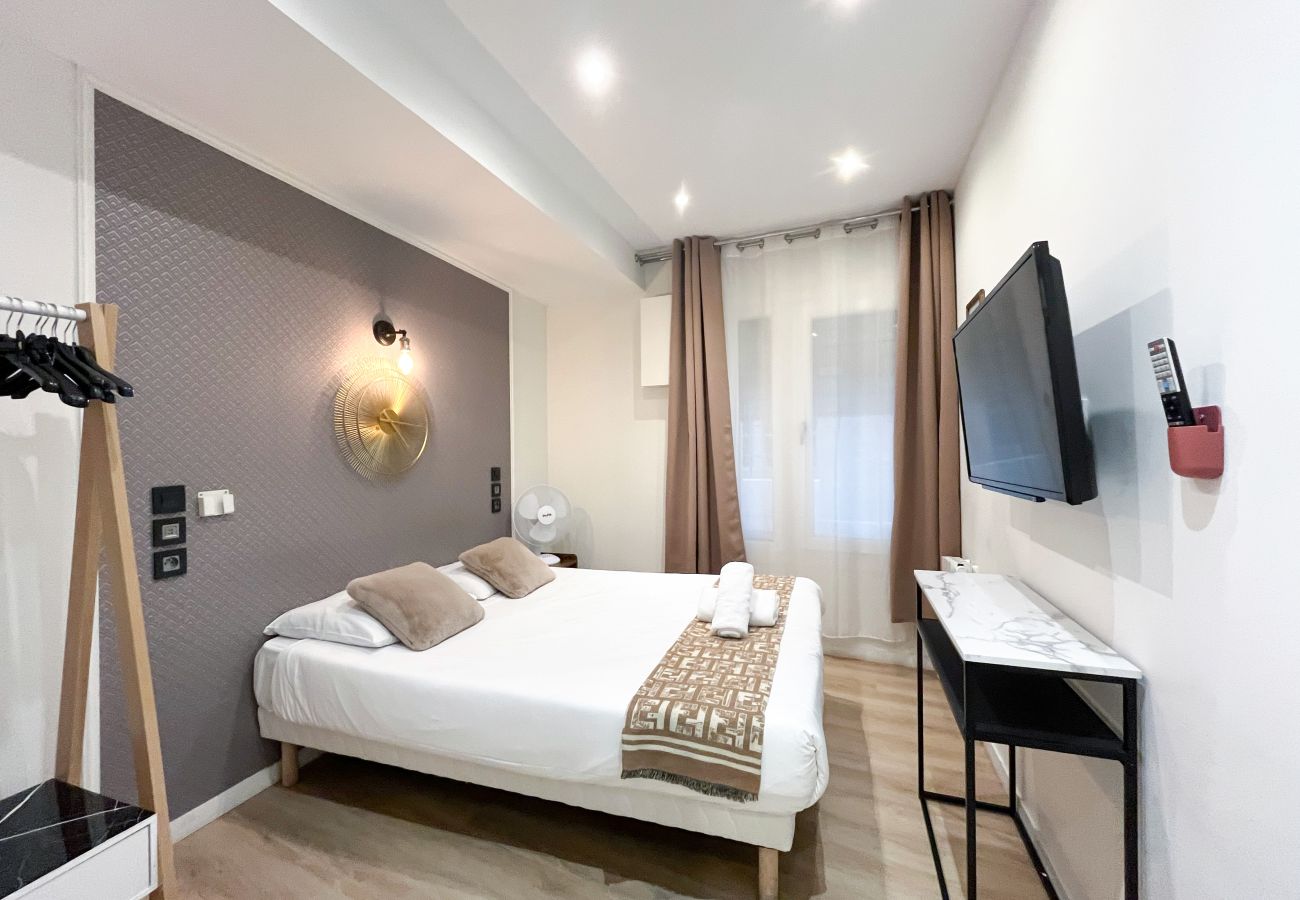 Appartement à Paris - 125 - Impasse Saint Denis