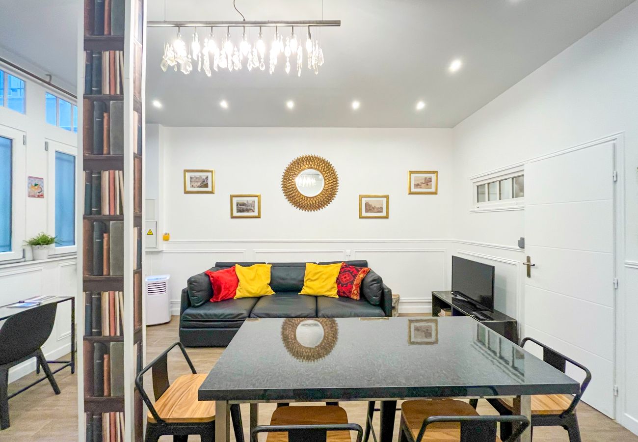 Appartement à Paris - 101 B - Maire