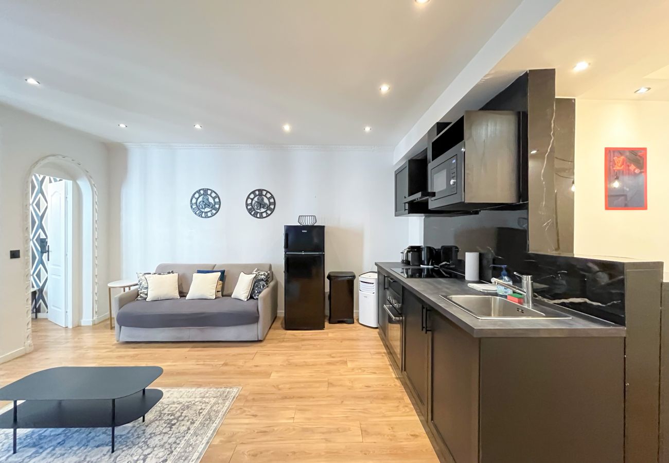 Appartement à Paris - 105 A- 112 Richelieu 4D