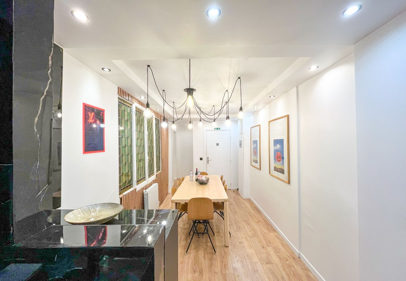 Appartement à Paris - 105 A- 112 Richelieu 4D