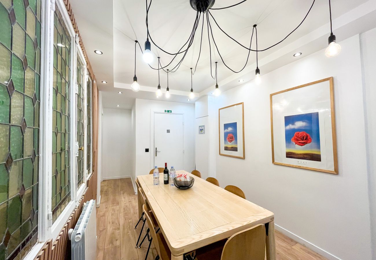 Appartement à Paris - 105 A- 112 Richelieu 4D