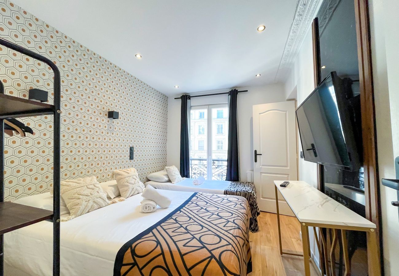 Appartement à Paris - 105 A- 112 Richelieu 4D