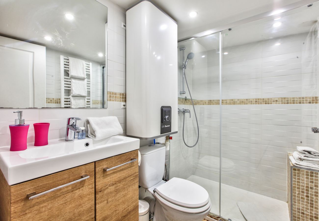 Apartamento em Paris - 41 B - Star Wars