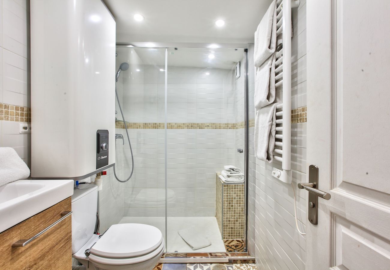 Apartamento em Paris - 41 B - Star Wars