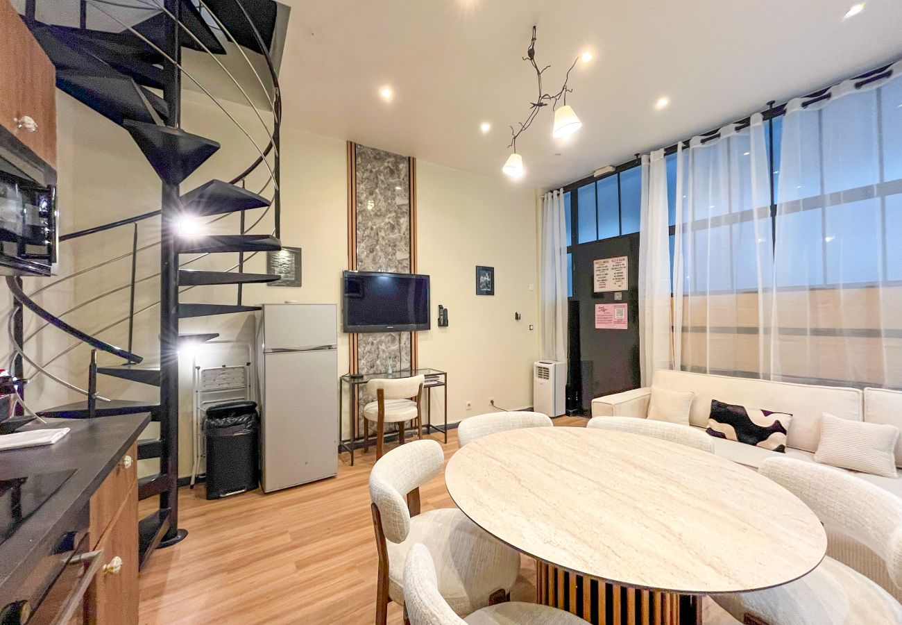Apartamento em Paris - 21 A - Chaplin