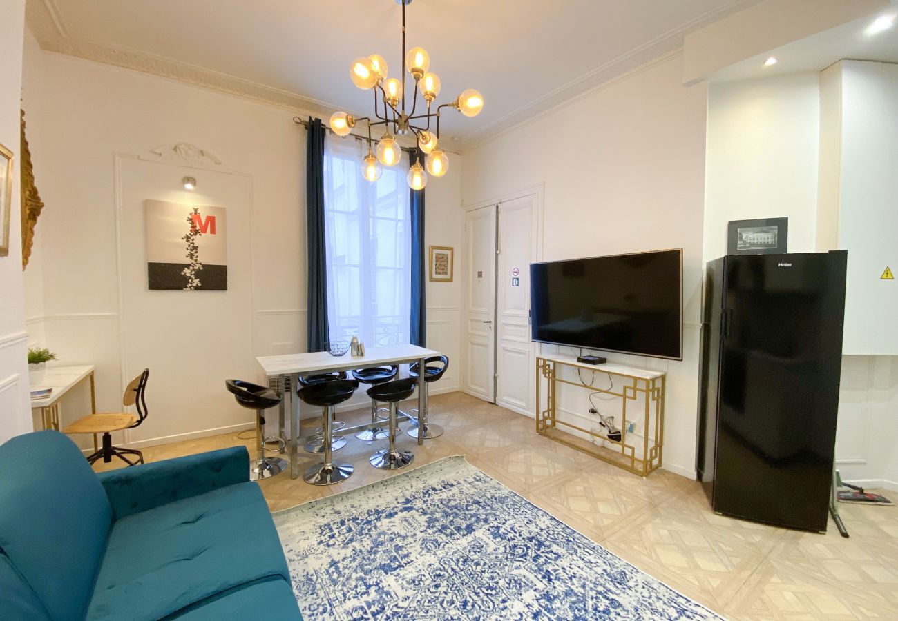 Apartamento em Paris - 72 A - Mermoz Mickey Mouse