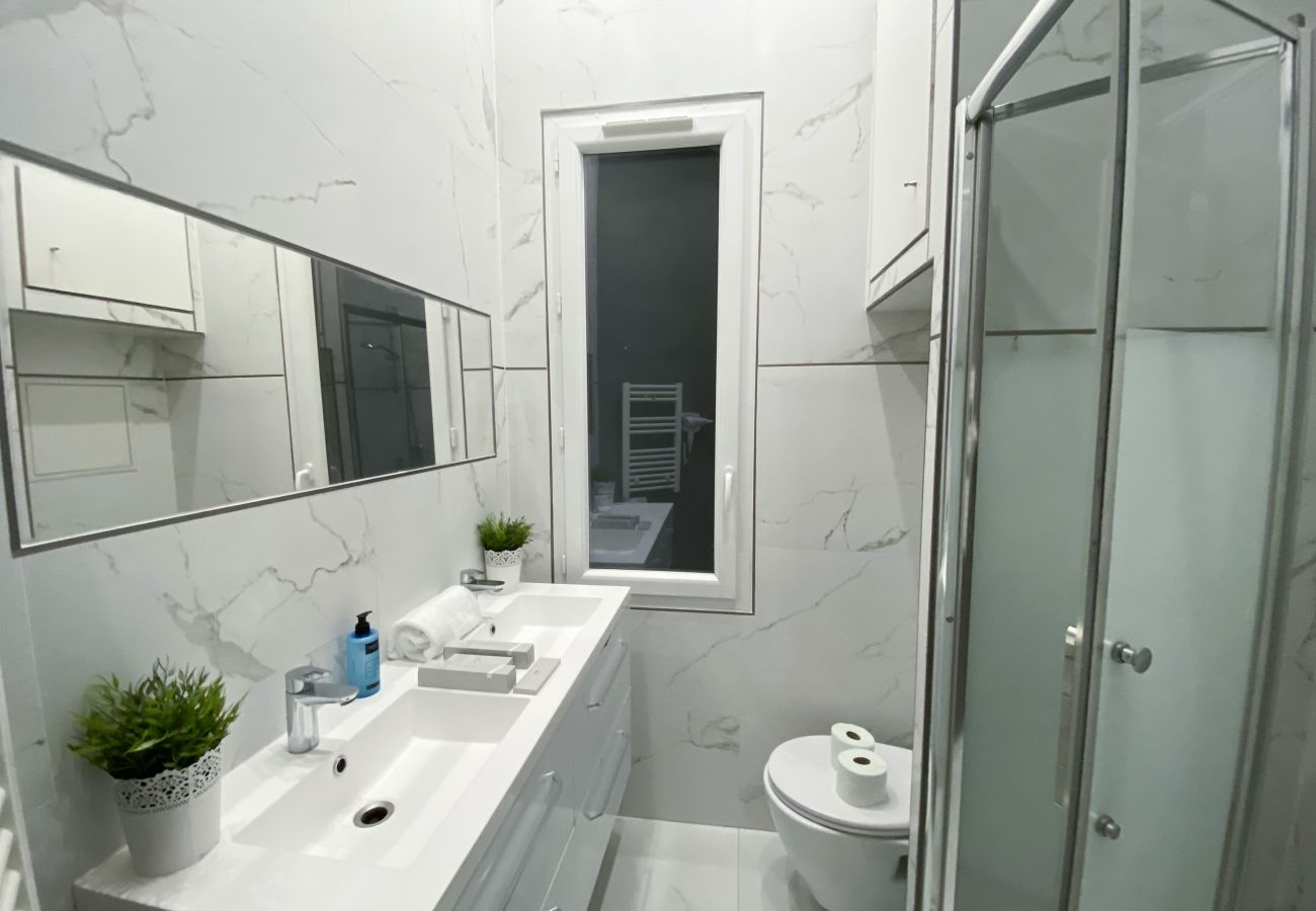 Apartamento em Paris - 72 A - Mermoz Mickey Mouse