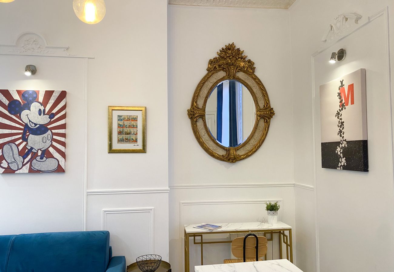 Apartamento em Paris - 72 A - Mermoz Mickey Mouse