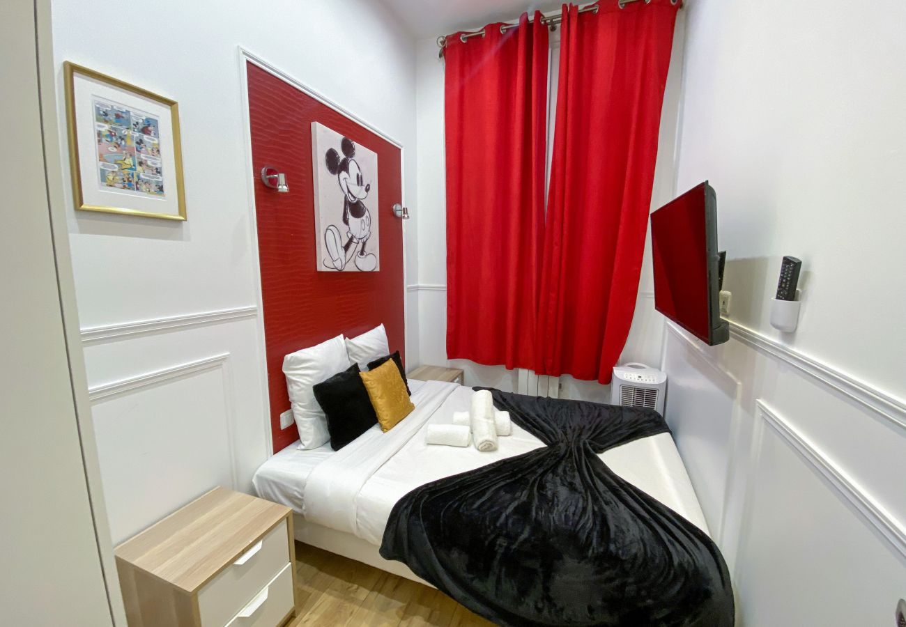Apartamento em Paris - 72 A - Mermoz Mickey Mouse