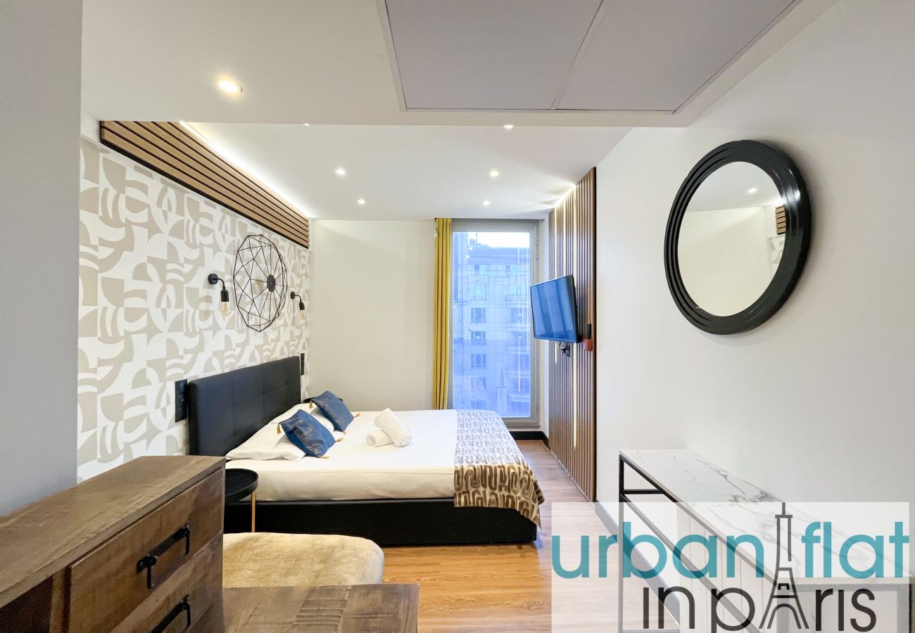 Apartamento em Paris - 128 B- Champs Elysees 14p