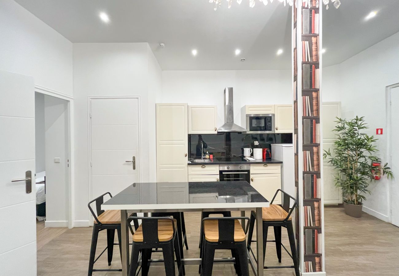 Apartamento em Paris - 101 B - Maire