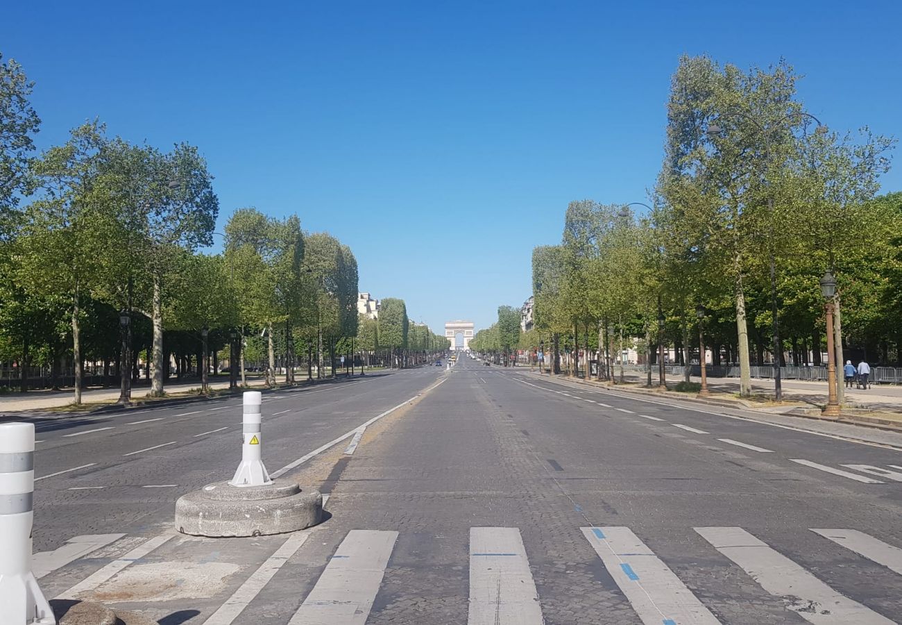 Apartamento em Paris - 128 A- Champs Elysees