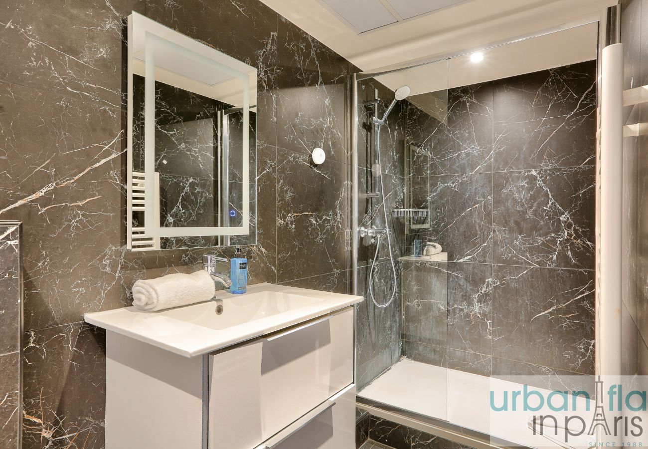 Apartamento em Paris - 128 A- Champs Elysees