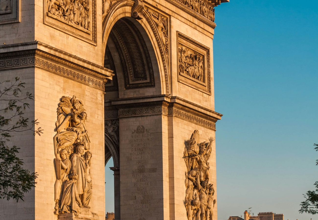 Apartamento em Paris - 128 A- Champs Elysees